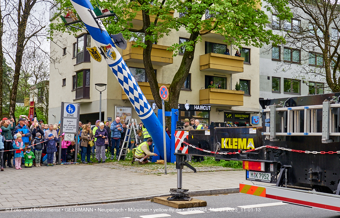 01.05.2023 - Maibaumaufstellung in Berg am Laim